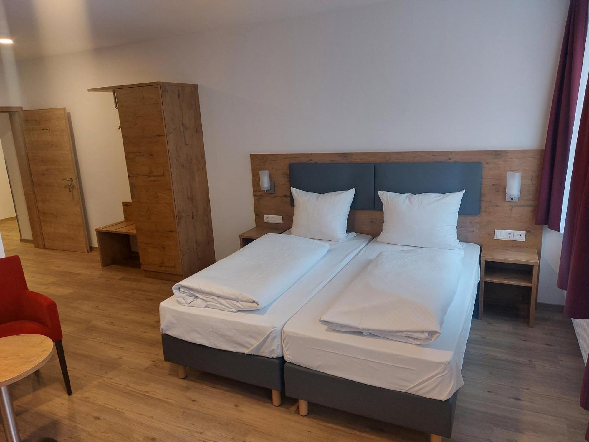 Hotel Stern Gersthofen Εξωτερικό φωτογραφία