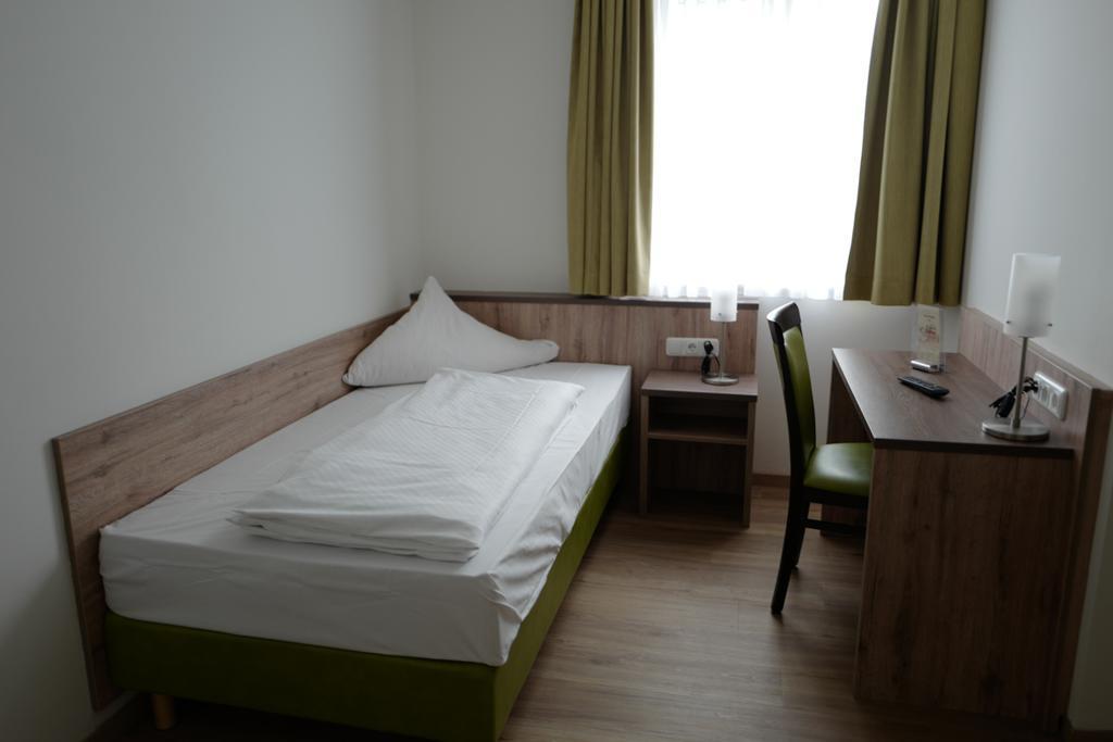 Hotel Stern Gersthofen Εξωτερικό φωτογραφία
