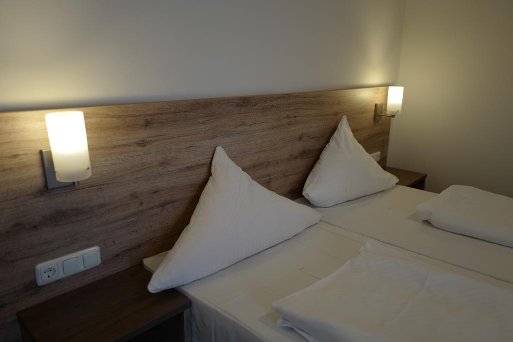 Hotel Stern Gersthofen Εξωτερικό φωτογραφία