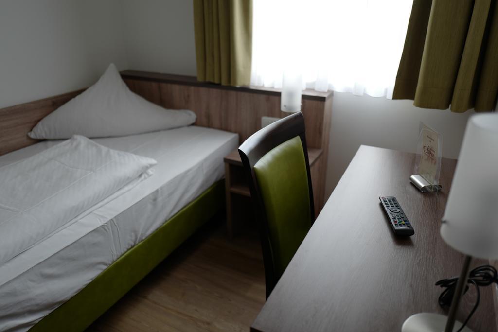 Hotel Stern Gersthofen Εξωτερικό φωτογραφία